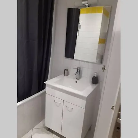 Le Petit Saint Nicolas, En Plein Centre