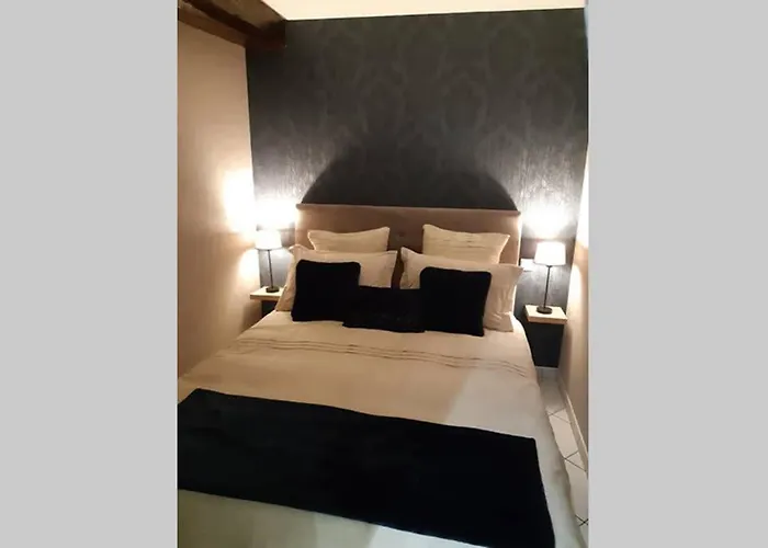 Le Petit Saint Nicolas, En Plein Centre Μπον