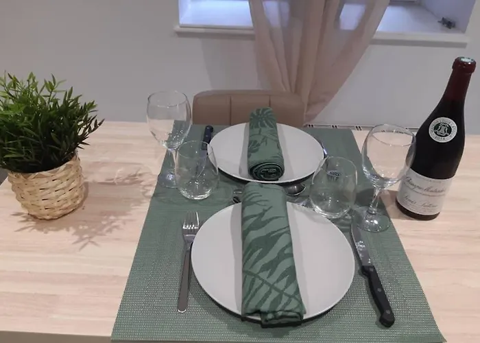 Le Petit Saint Nicolas, En Plein Centre Apartment *