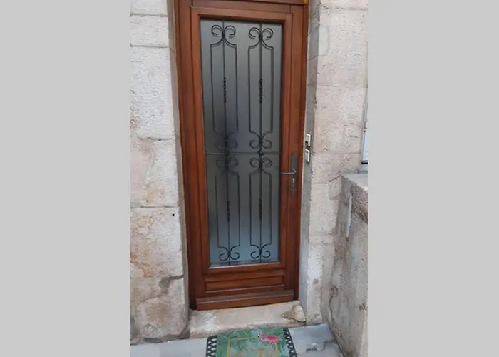 Le Petit Saint Nicolas, En Plein Centre *